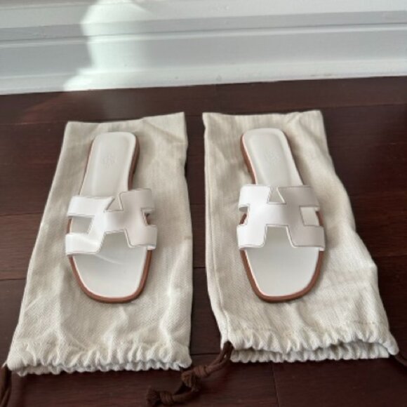 NEVER WORN Hermes Oran White Sandals - Picture 1 of 8